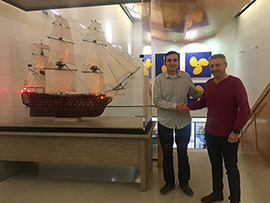 El artista Francisco Lope Moliner dona a Port Castelló la maqueta del Galeón Santísima Trinidad