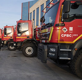 Los bomberos de la Diputación de Castellón rescatan en la provincia a 91 personas del interior de sus viviendas y vehículos