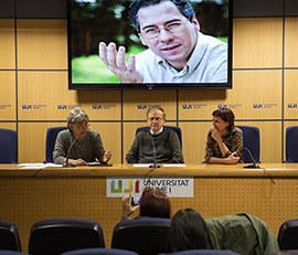 La rectora de la UJI firma el convenio para convocar el VIII premio de poesía Manel Garcia Grau