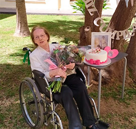 Felicitación a Dolores Arrufat, una vecina centenaria de Castelló