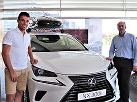 Roberto Bautista visita Lexus Castellón tras la reapertura después del confinamiento