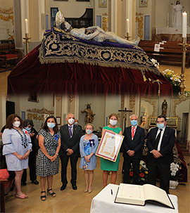 Veneración de la imagen del Cristo del Santo Sepulcro en la Capilla de la Sangre de Castelló