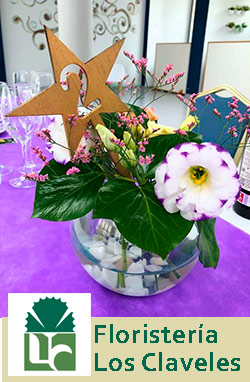 Decoración con flores para centros de mesa en las celebraciones