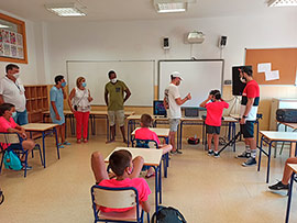 Más de 200 menores disfrutan de la escuela de verano en los colegios de Benicàssim