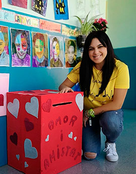 AlumniSAUJI impartirá un taller en linea para ayudar a los maestros en la relación con las familias