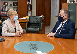 El presidente de la Diputación traslada a la consellera de Sanidad el proyecto de constitución del Instituto de Investigación Sanitaria de Castellón