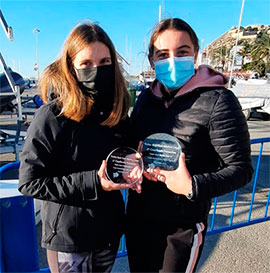 Lucia Cortes y Laura Navarro del RC Náutico de Castellón primera y segunda vela sub-17