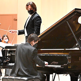 Concierto de la OCV con Gustavo Gimeno como director y Javier Perianes al piano