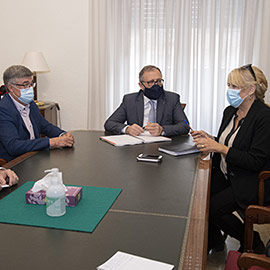 La Diputación y la Generalitat planean la firma de un convenio para la elaboración de un estudio sobre la escasez de vivienda en el interior de la provincia