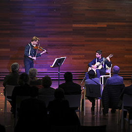 Concierto en Benicàssim de 10 Strings Duo