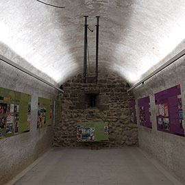 Oropesa del Mar da voz a las mujeres que vivieron la Transición con una exposición en la Torre del Rey