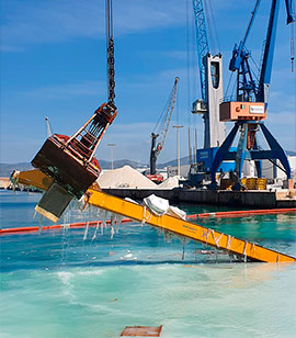 Continúan sin cesar las labores de búsqueda de David, estibador desaparecido en el puerto de Castellón