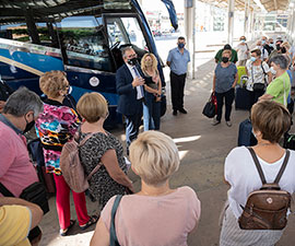Castellón Sénior retomará en septiembre los viajes por la provincia con más de 6.500 inscripciones para los tres circuitos del programa de vacaciones de la Diputación