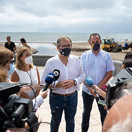 José Martí afirma que las distintas administraciones trabajan de forma coordinada para que los turistas puedan seguir disfrutando en septiembre de las playas de Benicàssim