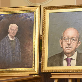 Castelló recibe los retratos conmemorativos de Germà Colón y el Padre Ricardo