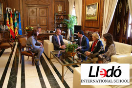 Recepción oficial del Alcalde a las autoridades de Lledó International School