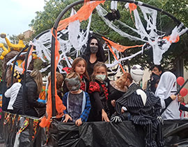 Tradicional pasacalle de disfraces de Halloween en Benicàssim