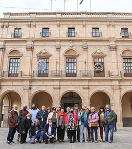 Castelló recibe a un grupo de visitantes de Montpellier que siguen la ruta del rey Jaume I