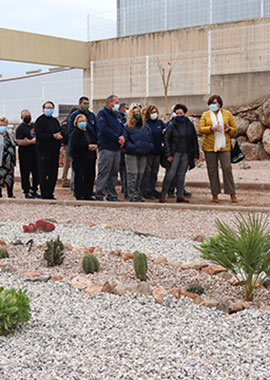 Onda ya disfruta de un nuevo jardín en el Barrio el Colador acondicionado por el alumnado del Taller de Jardinería