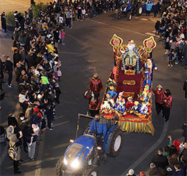 Onda da la bienvenida a Melchor, Gaspar y Baltasar en su tradicional cabalgata