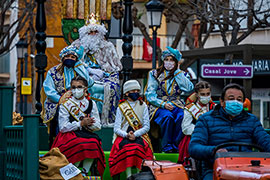 Ilusión y  magia en la cabalgata de los Reyes Magos de  Benicàssim