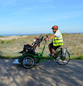 Las bicis adaptadas de Castelló, nuevo recurso de la guía de turismo accesible de Cocemfe CV