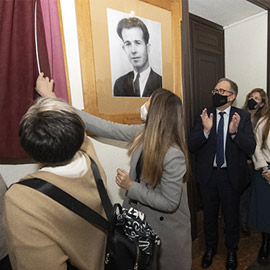 La Diputación de Castellón cuelga con honores en el vestíbulo de Presidencia el retrato del presidente fusilado José Hernández Merlo