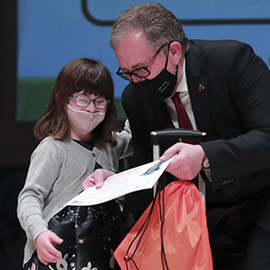 Acto de entrega de los XII Premios Jesús Medrano-Ciudad de Castellón de tarjetas de Navidad