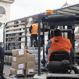 La Diputación de Castellón envía a las familias de Ucrania un camión con alimentos, material sanitario y ropa