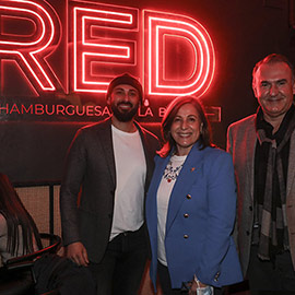 Inauguración en Benicàssim de RED, nuevo local de hamburguesas a la brasa