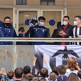 Pablo Hernández e Iván Llorens premian al Gaetà Huguet