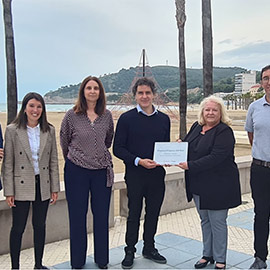 Colomer entrega el distintivo acreditativo de Municipio Turístico al ayuntamiento de Oropesa del Mar
