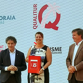 Castelló recoge las banderas Qualitur que distinguen la calidad y servicios de sus playas