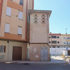 Onda derribará la torre de luz situada en la calle San Elías, petición histórica de los vecinos del barrio de San Joaquín