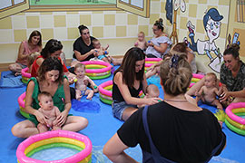 Onda apuesta por reforzar el vínculo familiar a través de talleres de estimulación sensorial con bebés