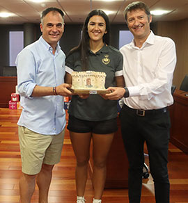 Onda homenajea a Eider Poles, ganadora de la President’s Cup con la selección de balonmano juvenil