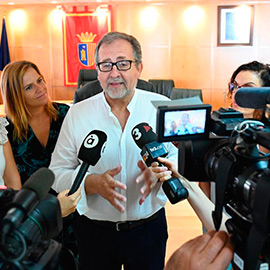 José Martí anuncia convenios singulares para que los municipios afectados puedan hacer frente a los gastos inmediatos generados por los incendios iniciados en Les Useres y Bejís