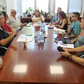 Ayuntamiento y vecinos de la zona sur de Benicàssim se unen para reivindicar mejoras para la playa del Heliópolis