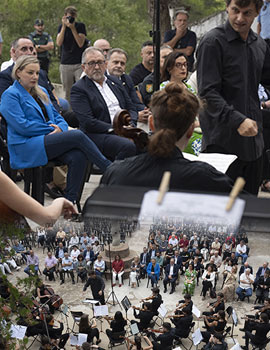 El presidente de la Diputación, José Martí, asiste en Altura al concierto en homenaje a los profesionales de la extinción de incendios y a los municipios afectados por los incendios