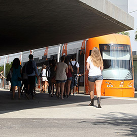 La Generalitat ofrecerá hasta final de año transporte gratuito a los menores de 30 años y el descuento adicional del 30% vigente para todas las personas usuarias