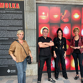 Castelló denuncia el robo de la intimidad de las mujeres en una exposición en la fachada del Mercado