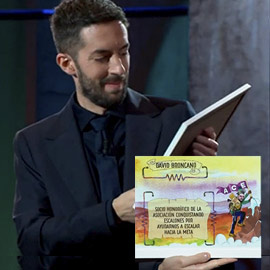 Broncano conoce a ´Dios´ gracias a Conquistando Escalones  y le entrega un regalo muy especial