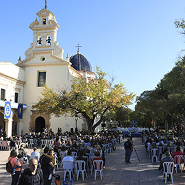 Misa pontifical en la explanada de la Basílica del Lledó