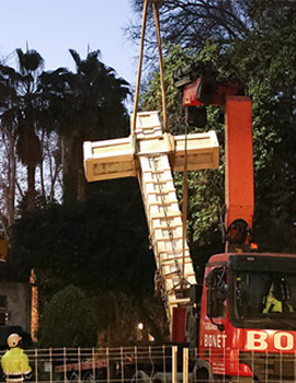 La cruz del Ribalta se traslada a su nueva ubicación, la Iglesia Santo Tomás de Castelló