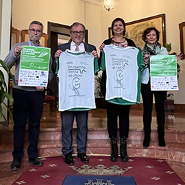 José Martí y Patricia Puerta reciben las camisetas de la VII Marcha contra el Cáncer