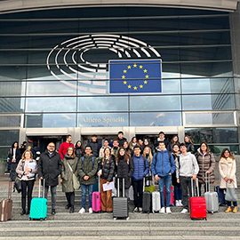 Las dos escuelas embajadoras de las comarcas de Castelló visitan el Parlamento Europeo