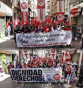 Manifestación del 1 de Mayo convocada por los sindicatos CC OO y UGT en Castelló