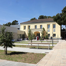 Visita al centro de día La Pineda para personas con Alzheimer en Castelló