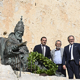 Jornada en la que se conmemora el sexto aniversario del fallecimiento del papa Luna