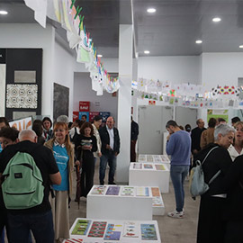 El Museo del Azulejo descubre el arte dels sotabalcons a 300 estudiantes ondenses y expone sus obras